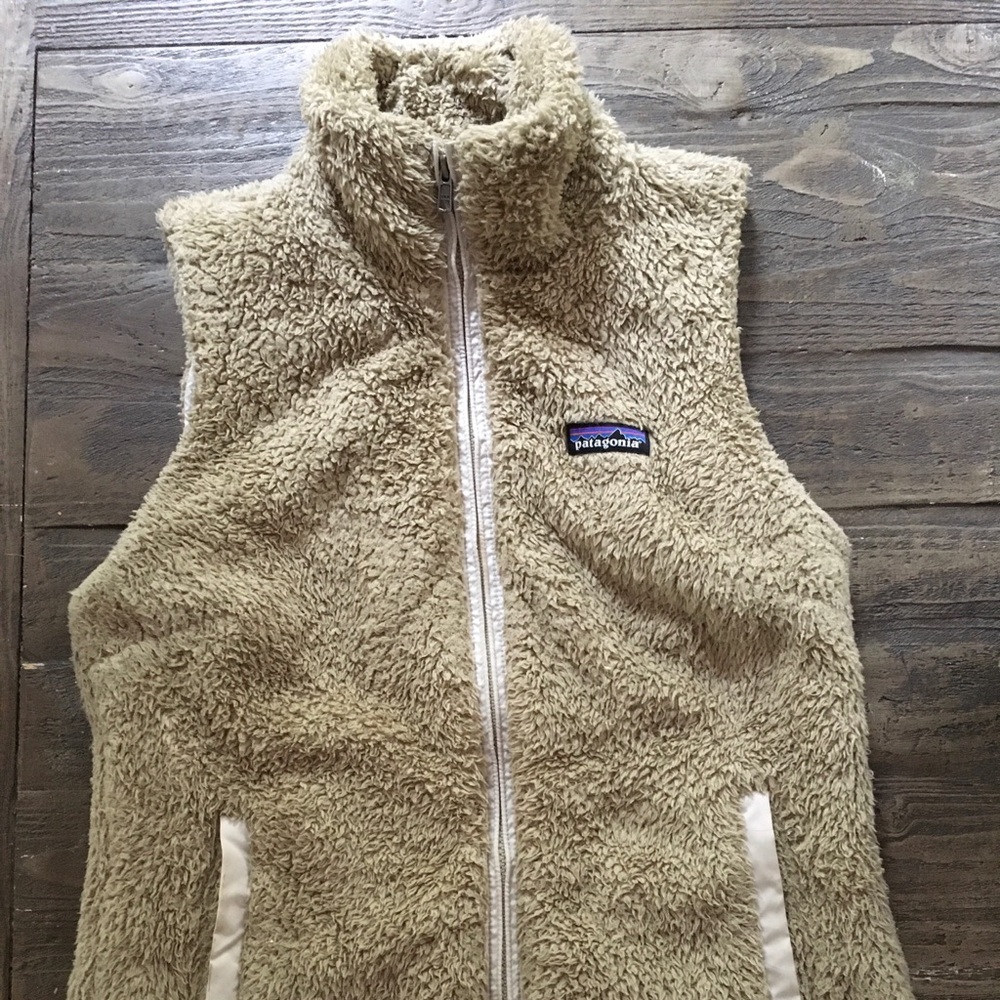 Patagonia women’s medium beige Sherpa vest
